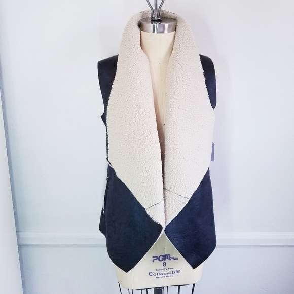 BB Dakota Jackets & Blazers - 🌸NEW BB‎ Dakota/Jack | Sherpa Lined Suede V